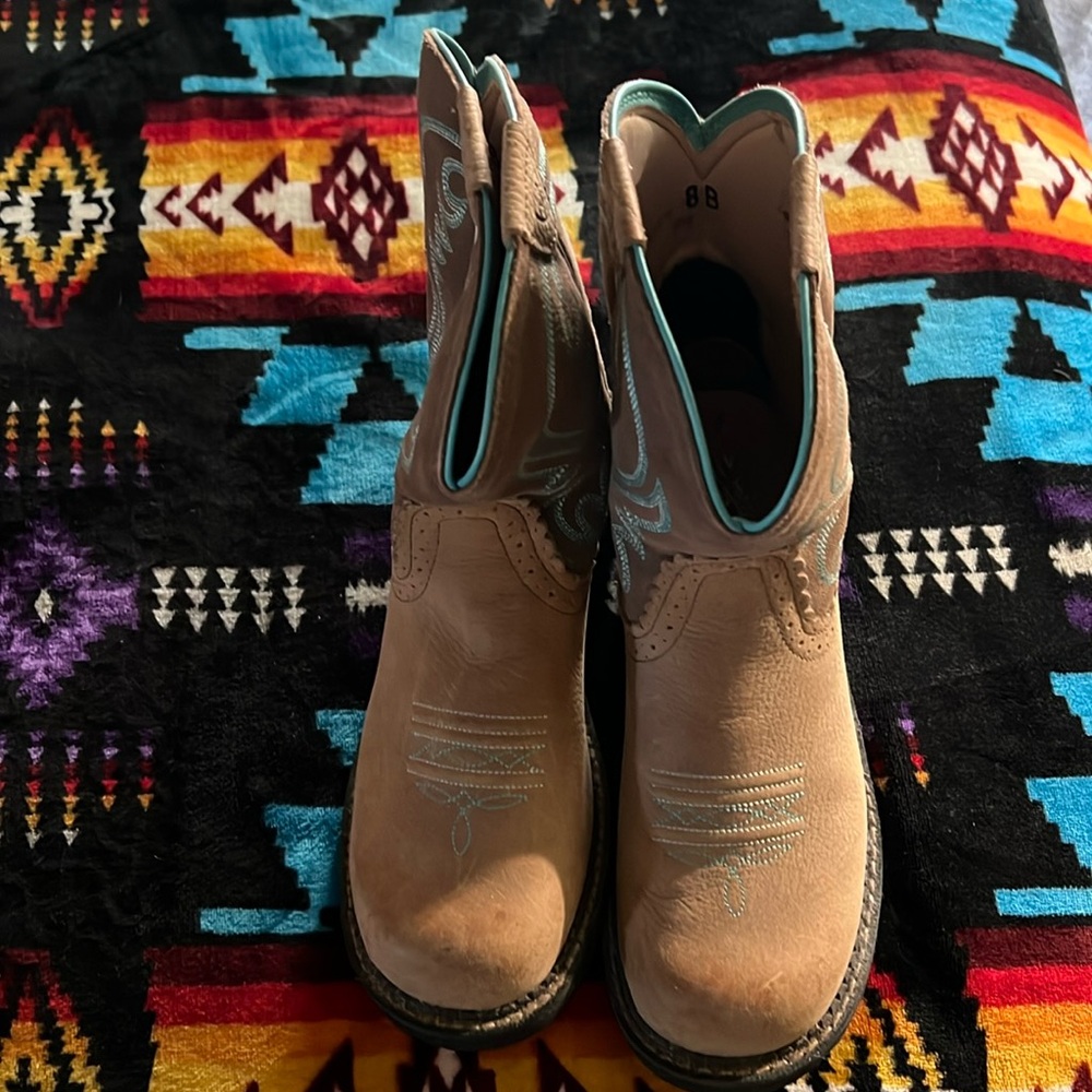 Ariat Fatbaby boots, women’s size 8. Tan & teal.
